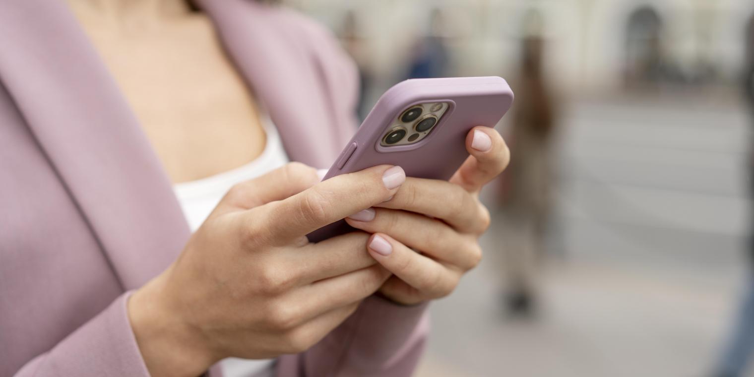 smartphone-hand smartphone-hand