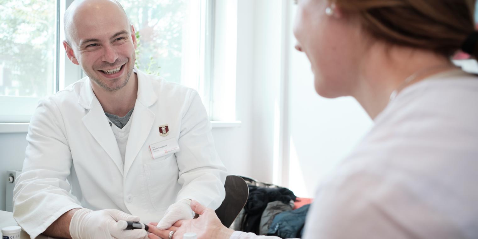 wieneu-apotheke-by-wolfgang-lehner_xp10170